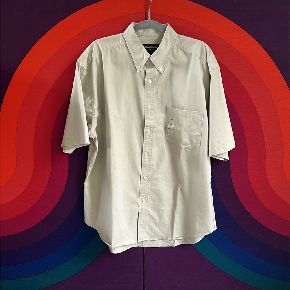 NWT Eddie Bauer Tan Short Sleeve button down shirt with front pocket, si…